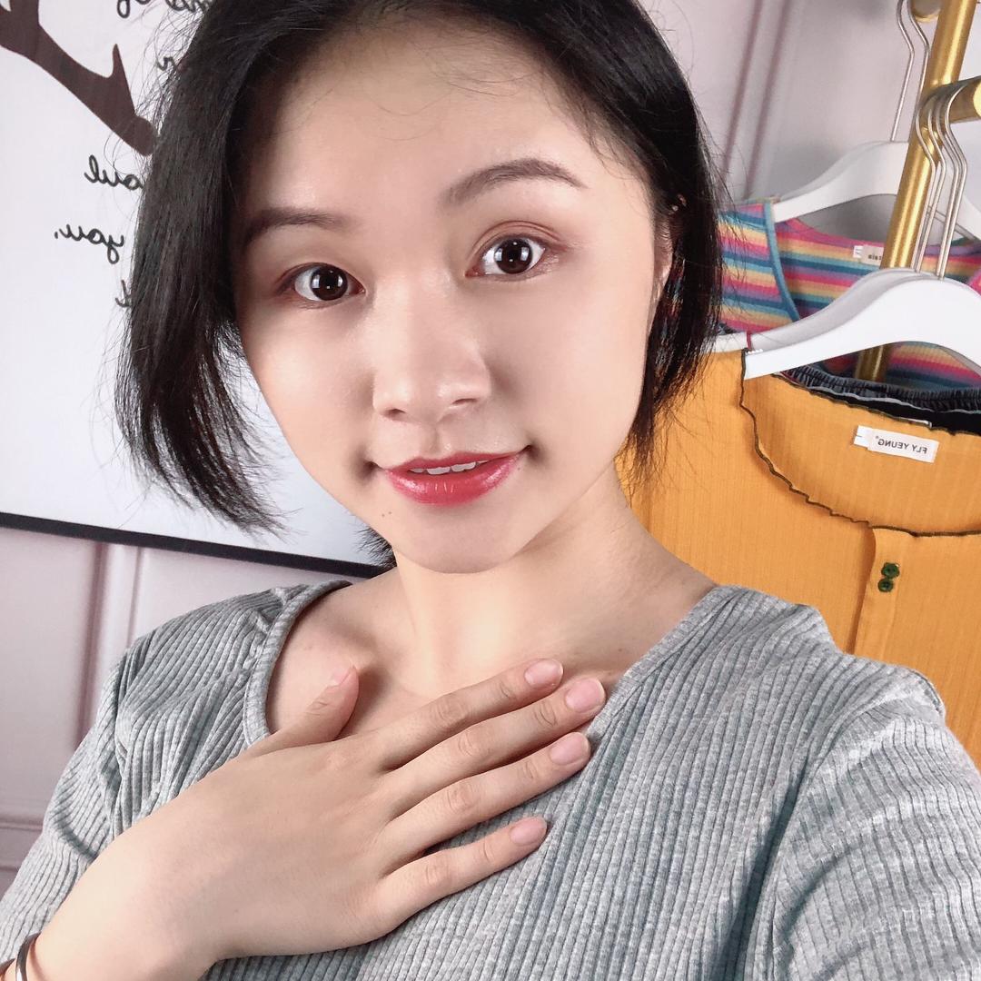 梦梦女装穿搭