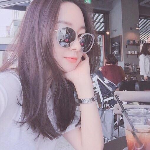 摘掉眼镜的千格小姐