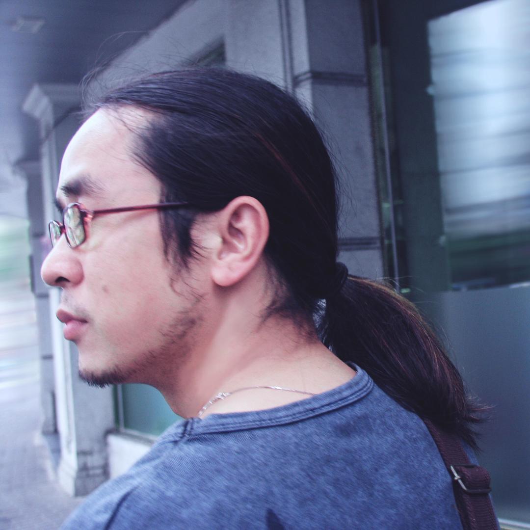 肖育文