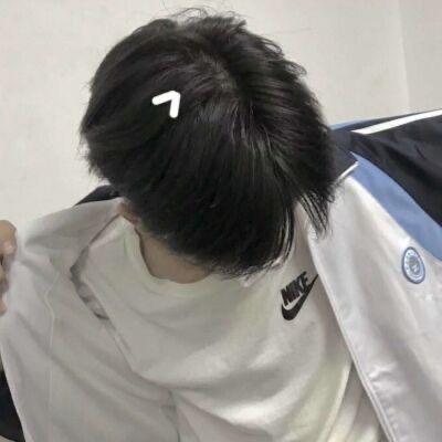 鲸扰.