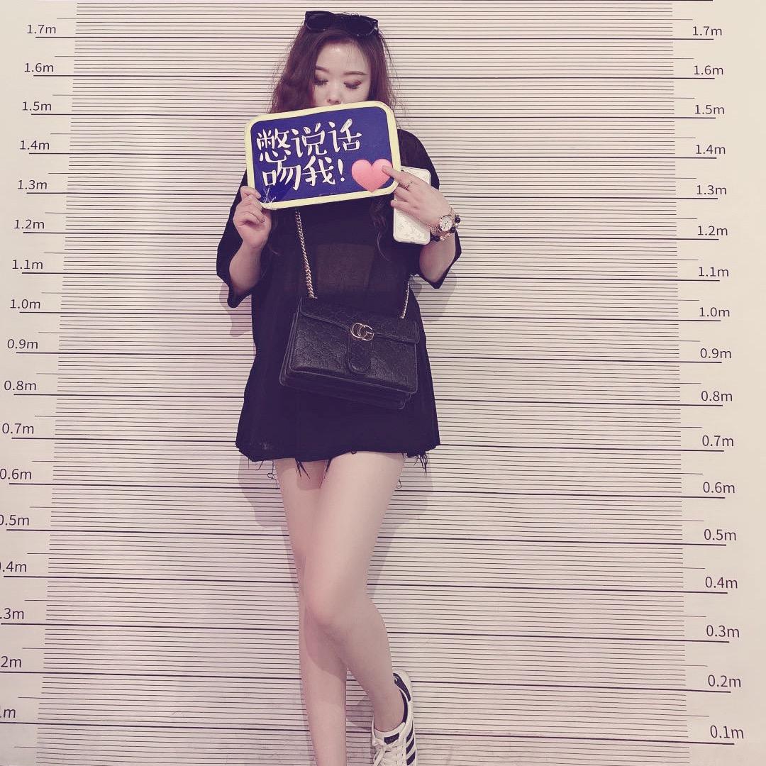 德芙女装工作室