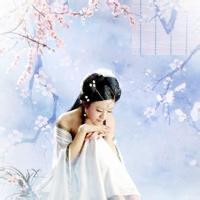 素手披薄衣