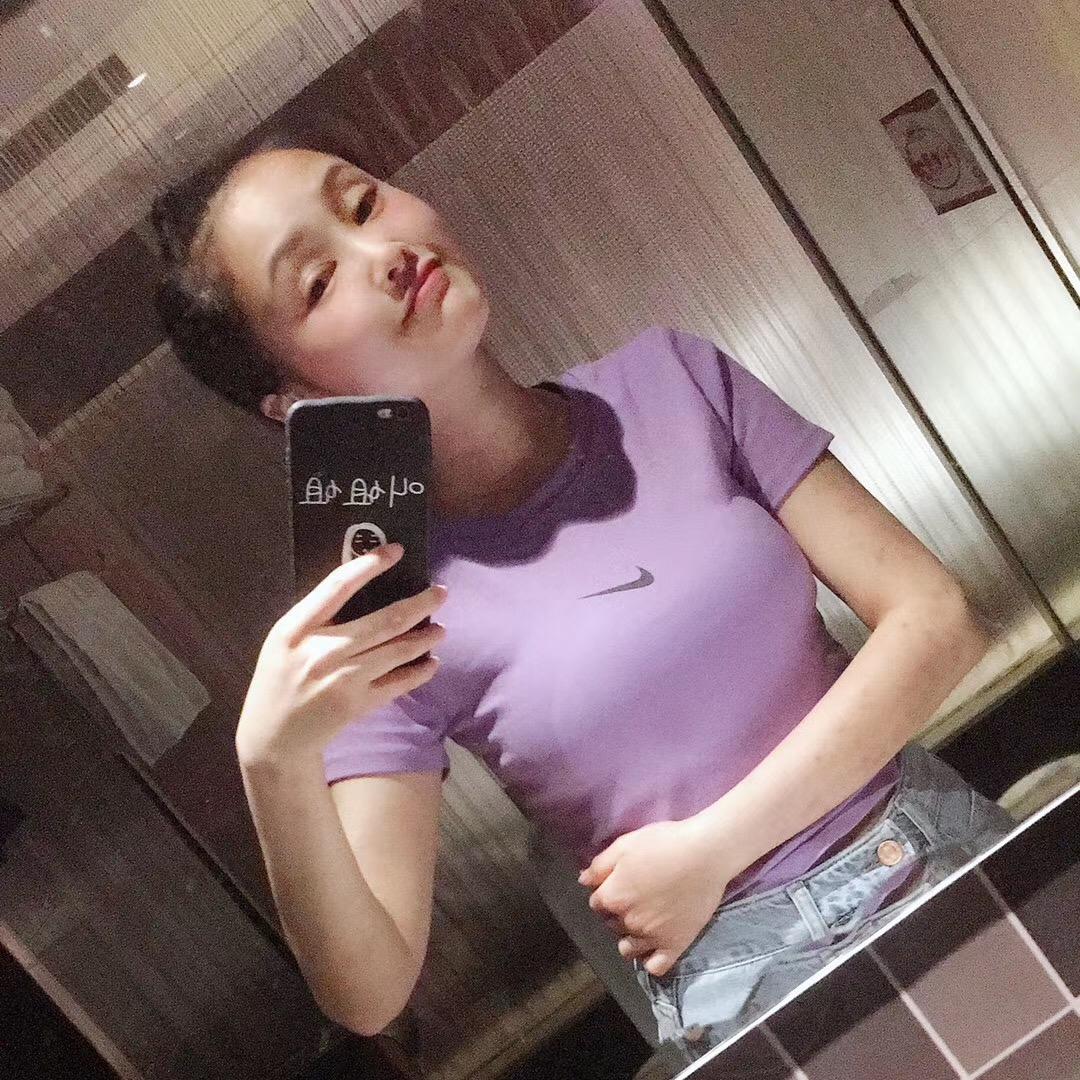 惜颜有点困💤😇