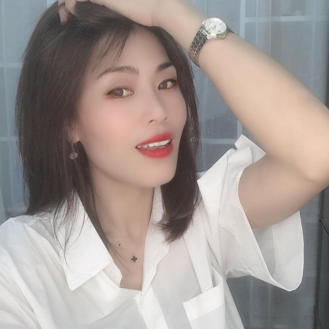 汊河美食街《李小姐的店》精品女装