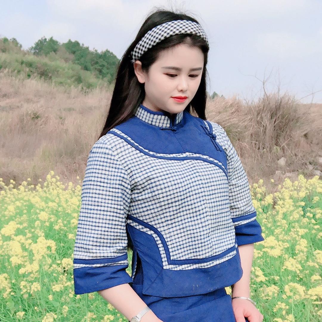 布依阿妹小燕子
