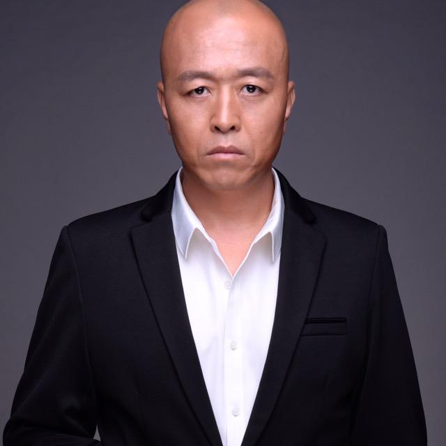 制片人，演员鉄牛