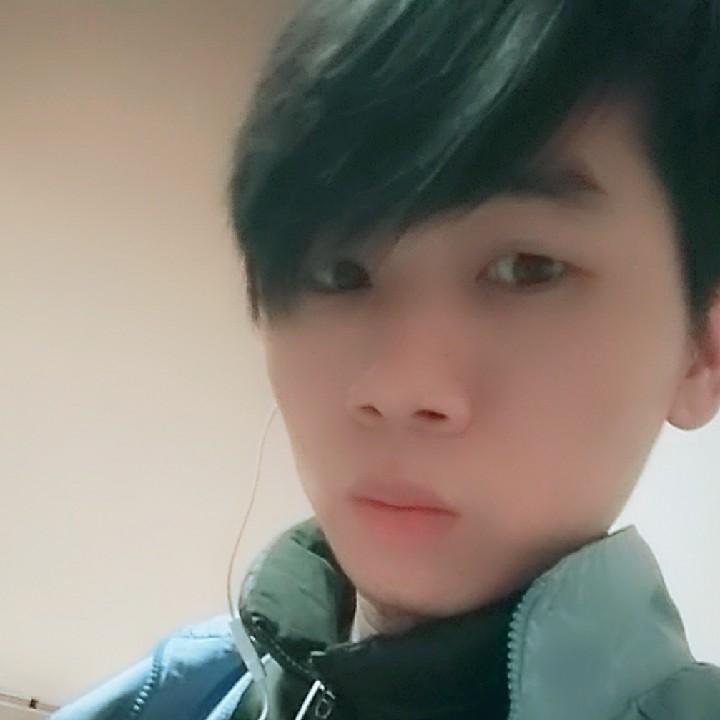 小五在跑步