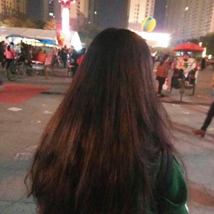 爱笑的醇纯