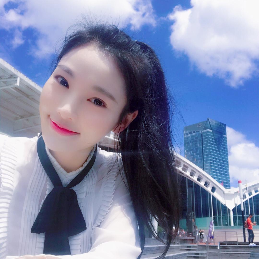 露小露