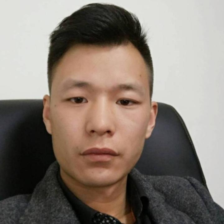 周某某
