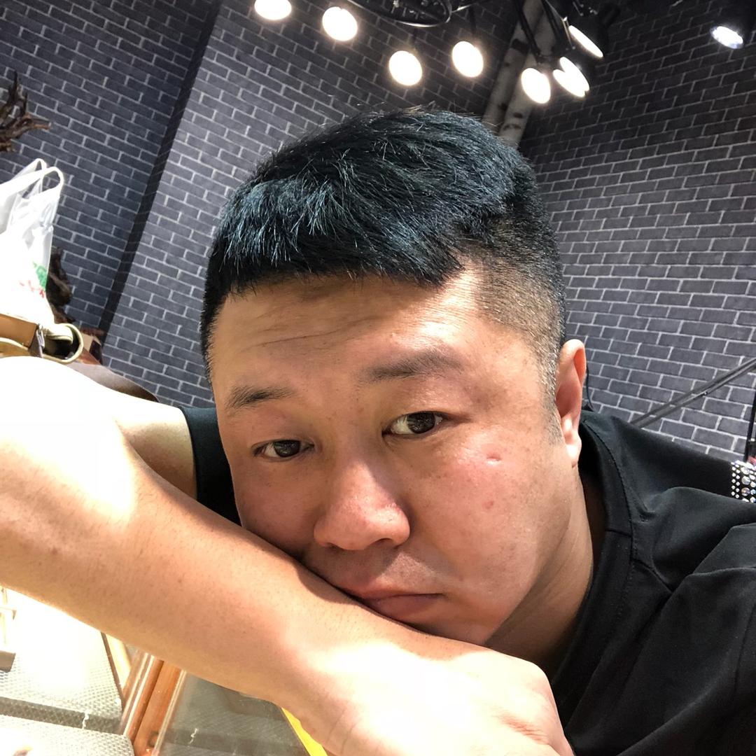 张晶茗