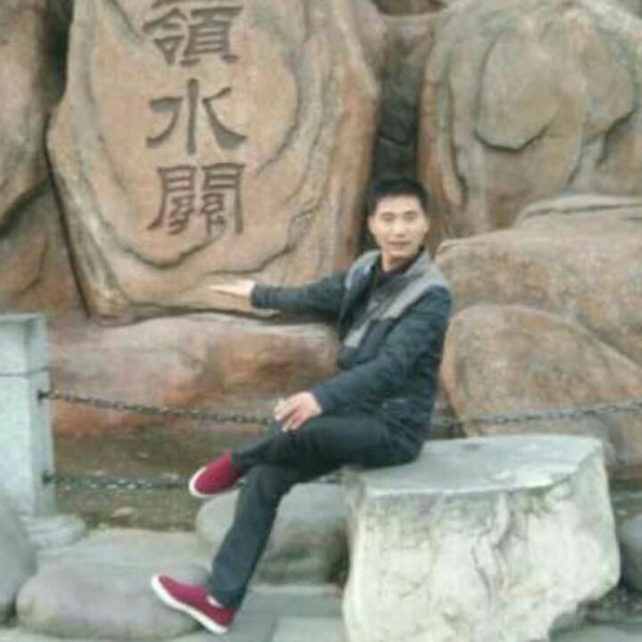 ♥(｡一卢￫v￩有你｡)♥