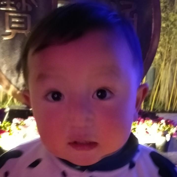 豆(๑• . •๑)爸