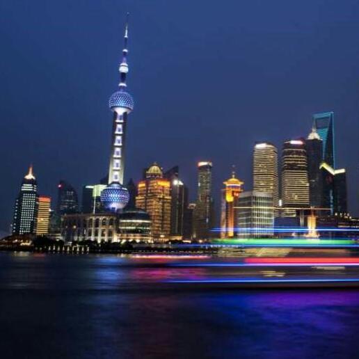 五星红旗迎风飘扬