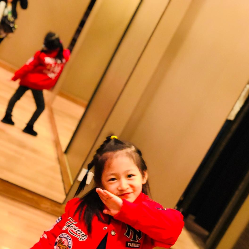 彤小妹上学啦