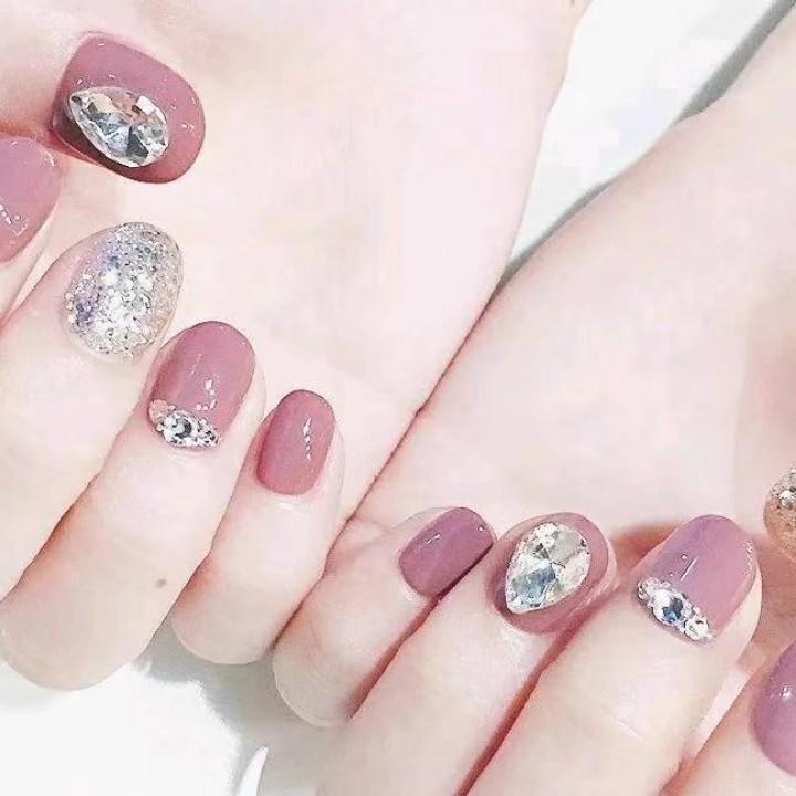 訾梦涵