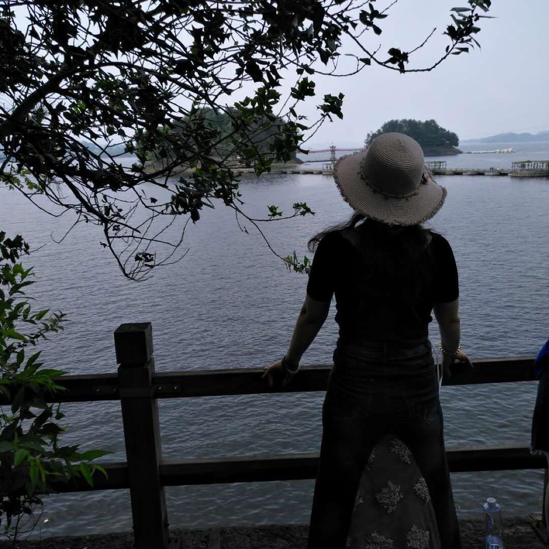 风中百合