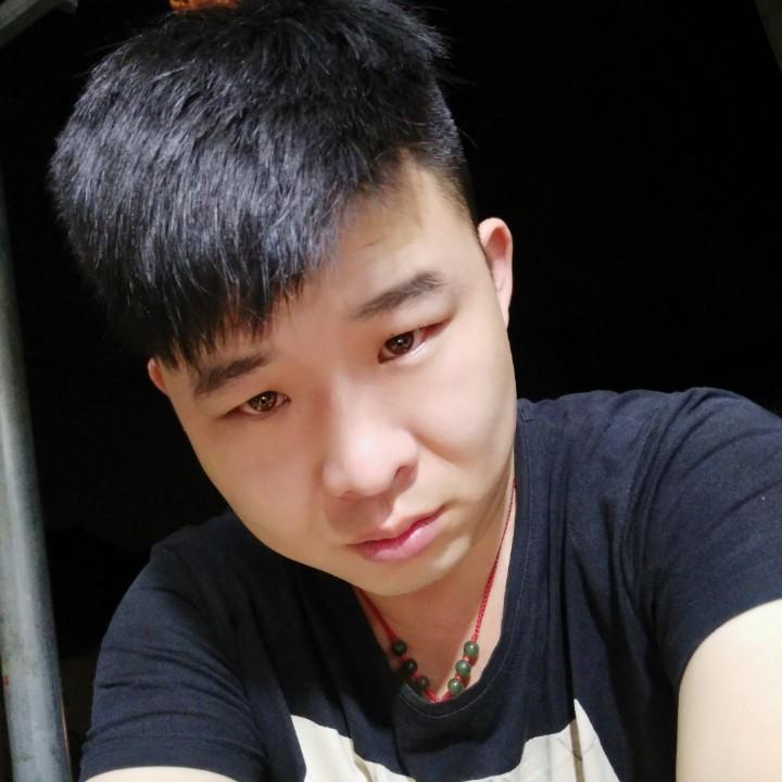 公交车司机小覃