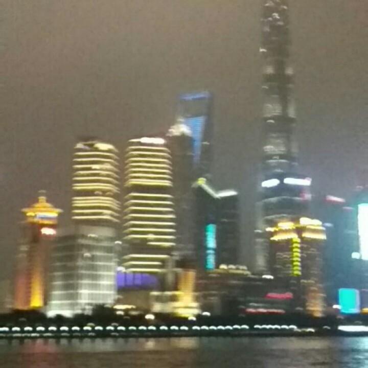 收废品的精神小伙（汽车废品）