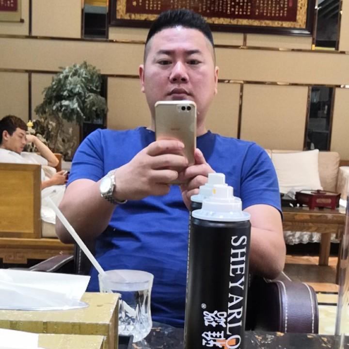 伴俄闯荡（德和隆烟酒店）