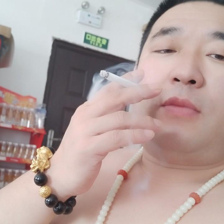 胖子台球室
