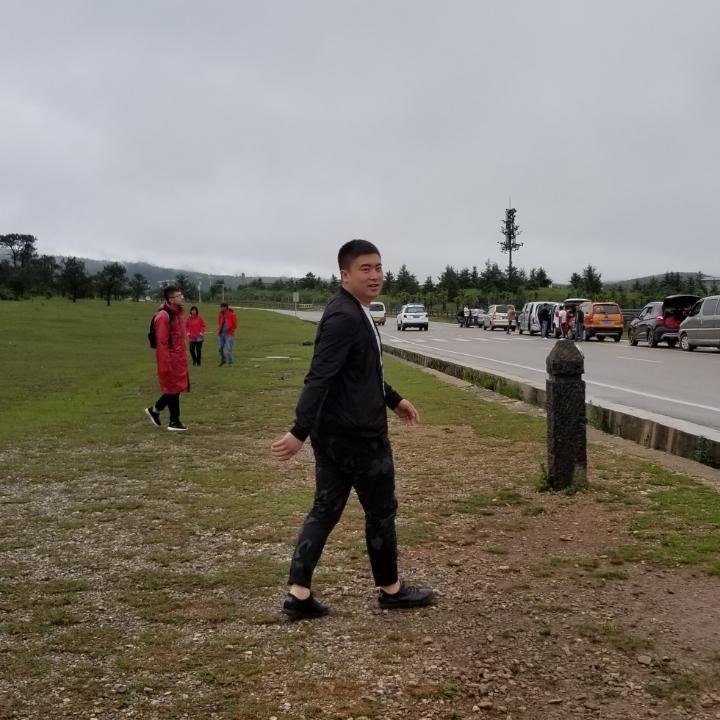 张旭东