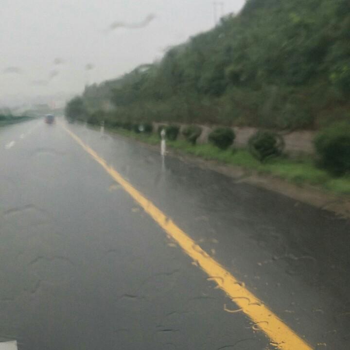 一动就凡
