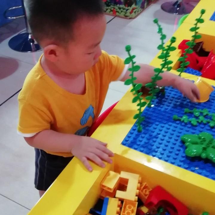 天空亮亮的