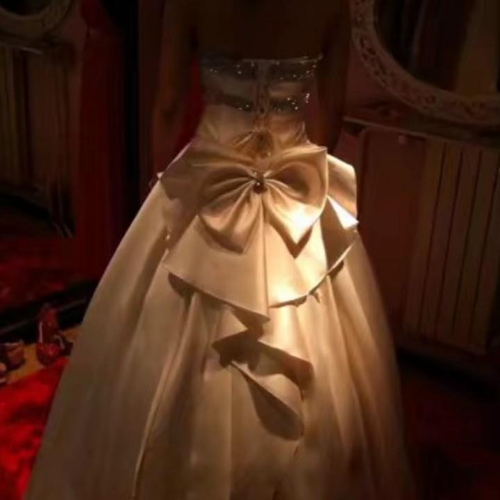 HOLLE.😘诗阿莎~丫头@Amy