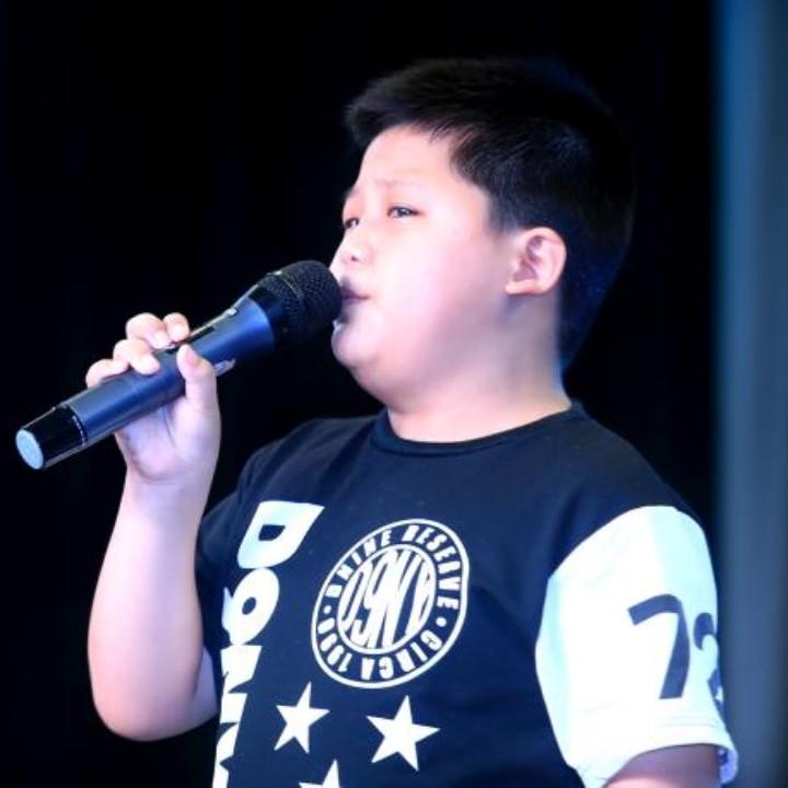 天簌男孩:杨砚希的外公（外婆）