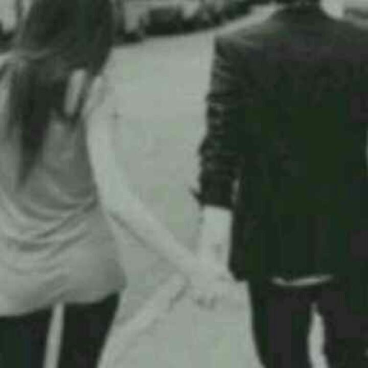 (´∀｀●)з牵手