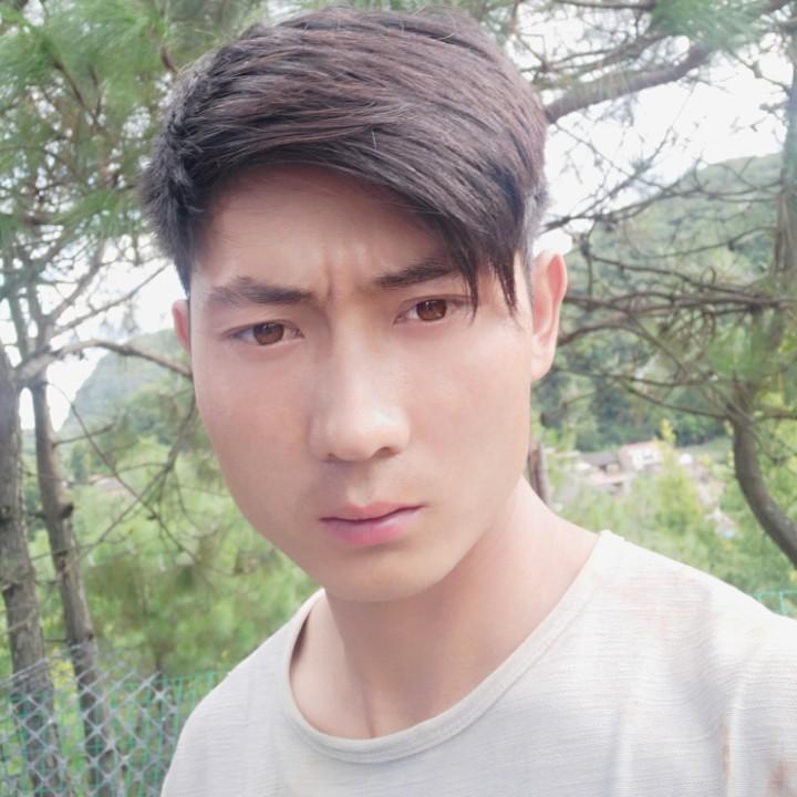 小梁哥东东