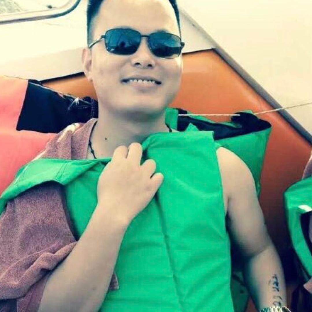 จุ๊บএ杯中烈酒໌ᮨ🚬敬余生🍶དྷ༗