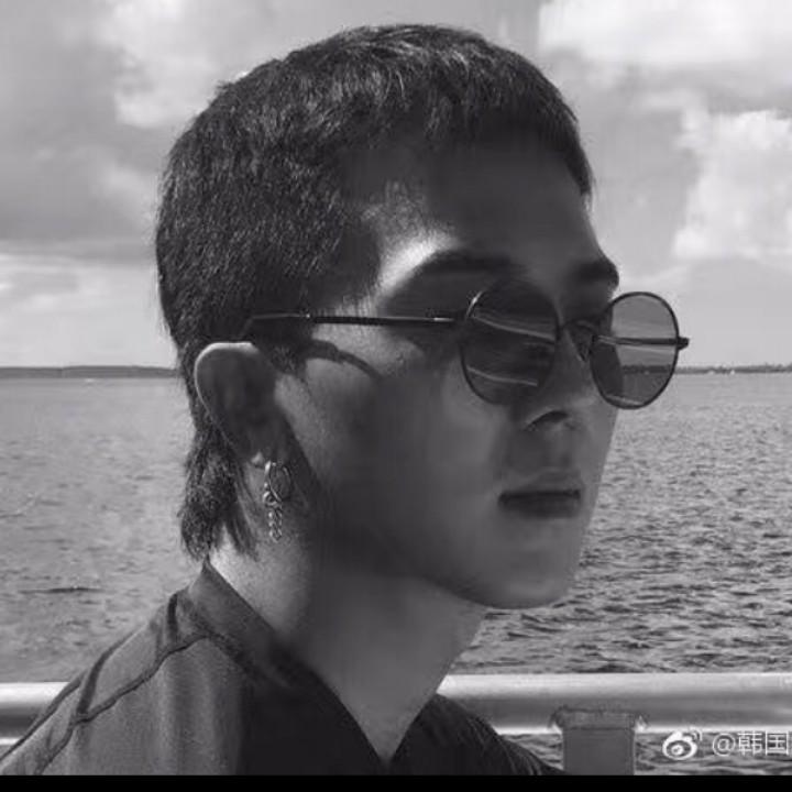 天台的风有点大啊