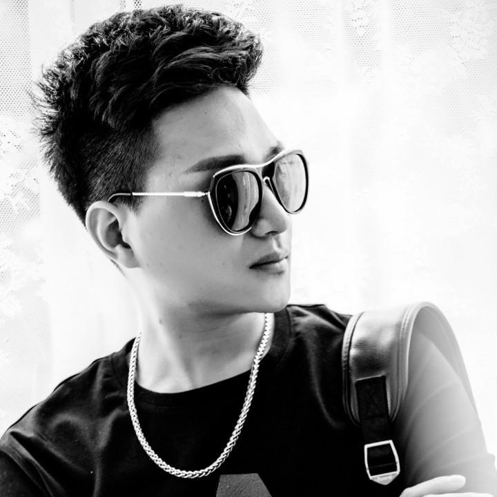 临汾烫发染发专家刘阔