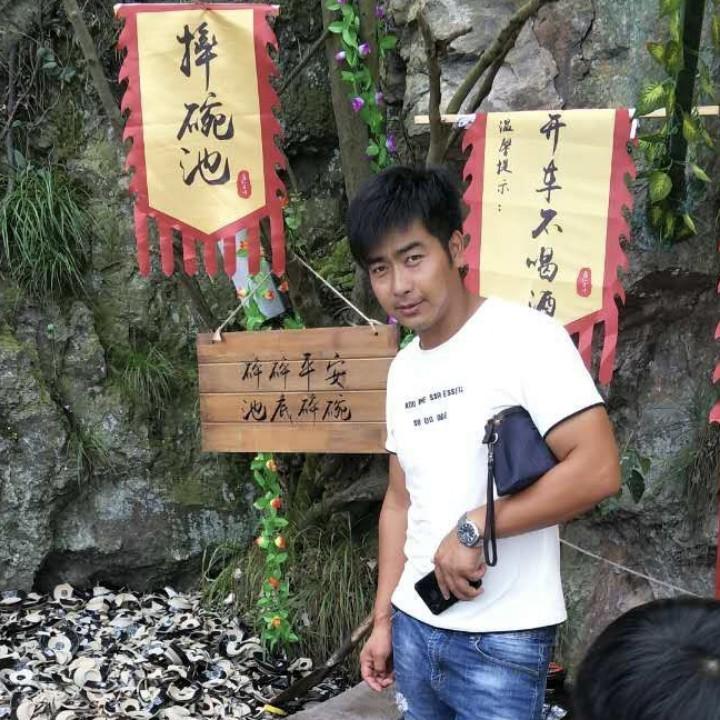 妍茜晨的爸爸
