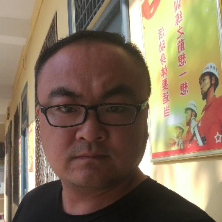 铮  可  笑
