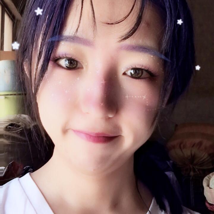 小疯子爱喝水