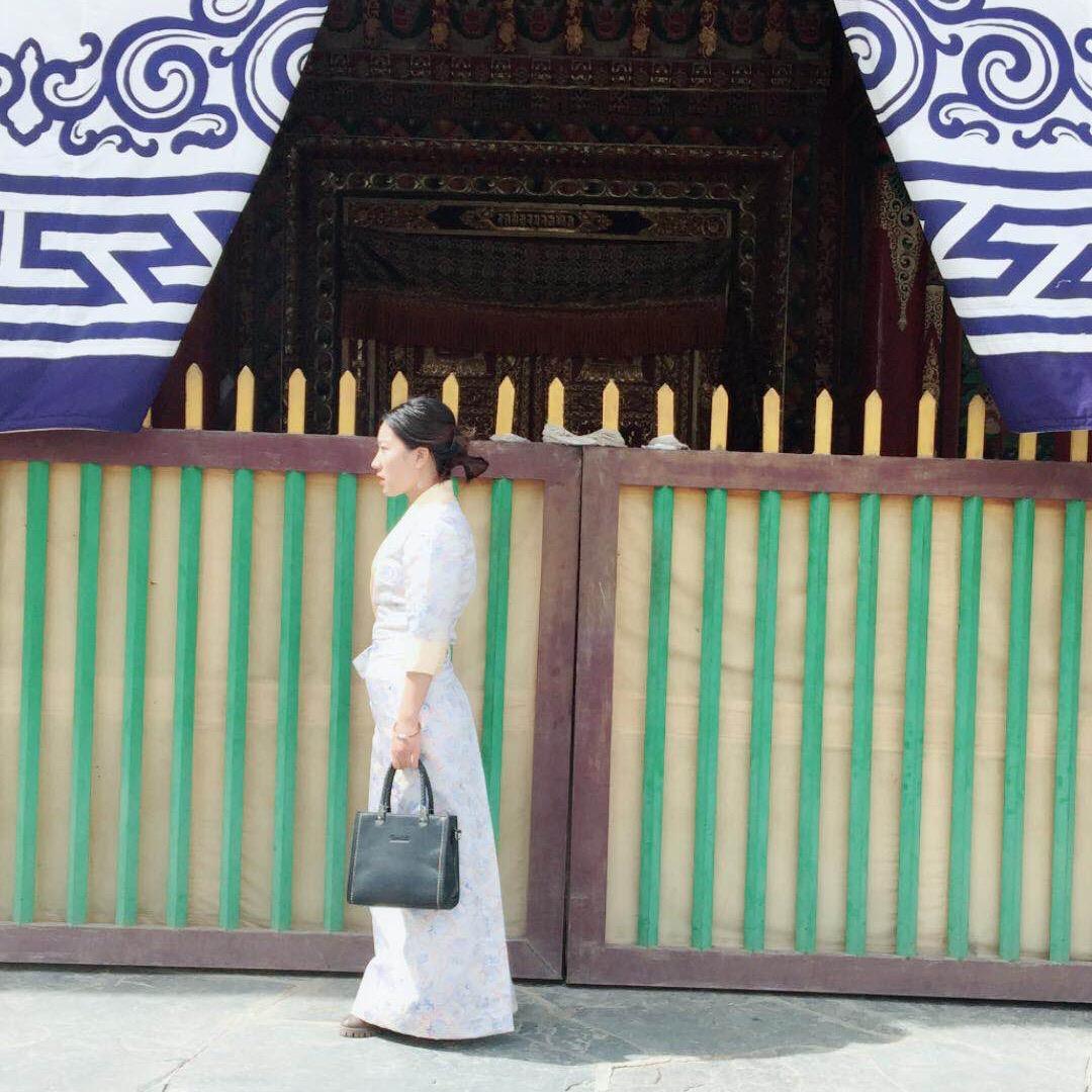 黑暗中的小公举