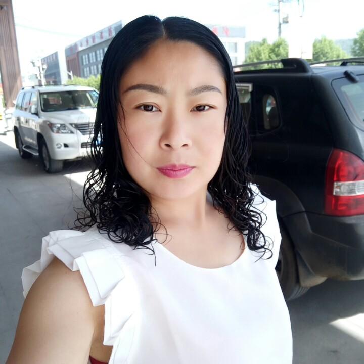 拥抱太阳的月亮