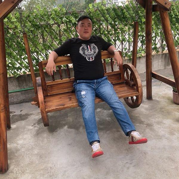 侯：子：俊