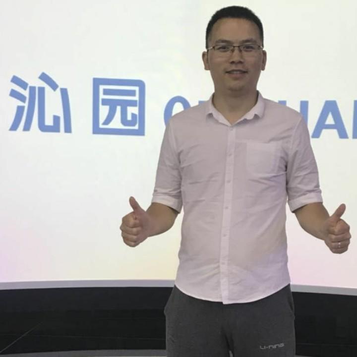 沁园净水柄哥(常德财富广场店）