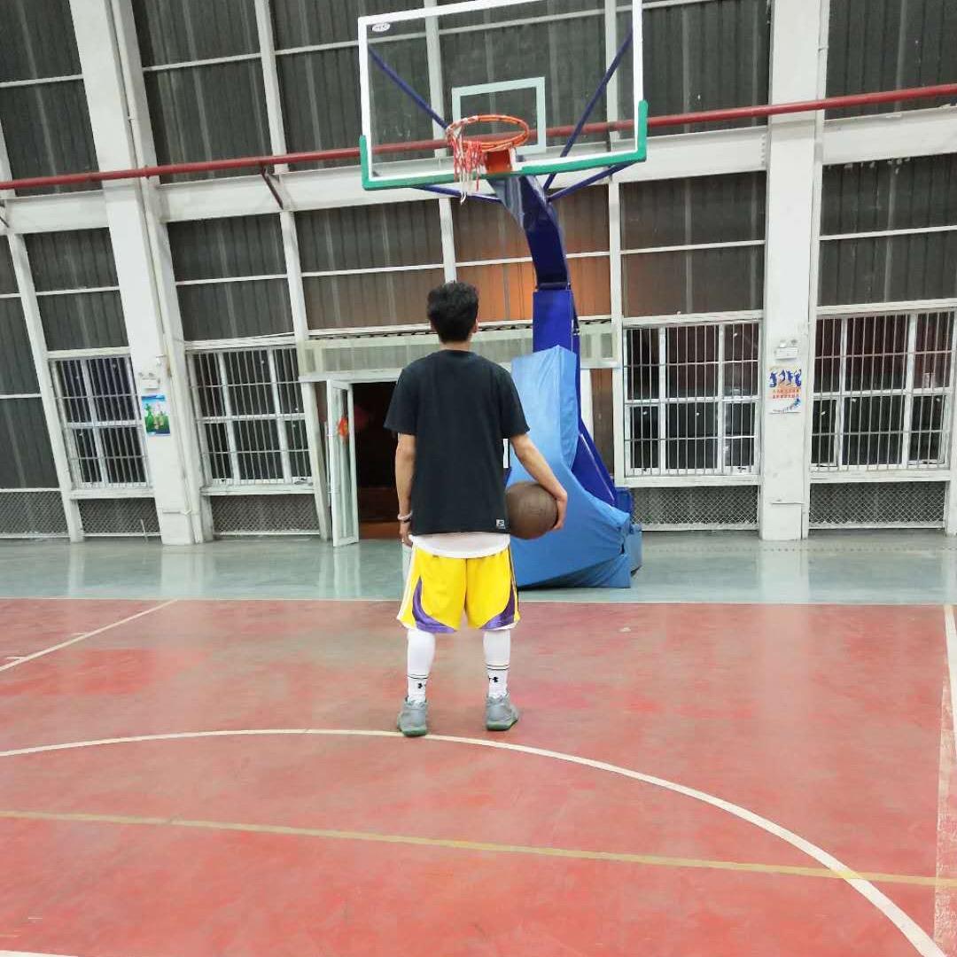 想打球但没时间啊