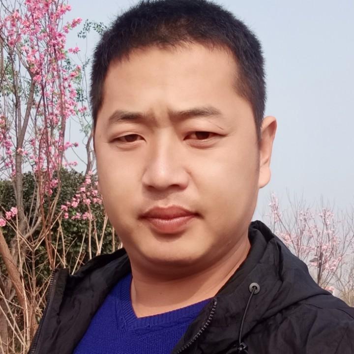 调皮小男孩