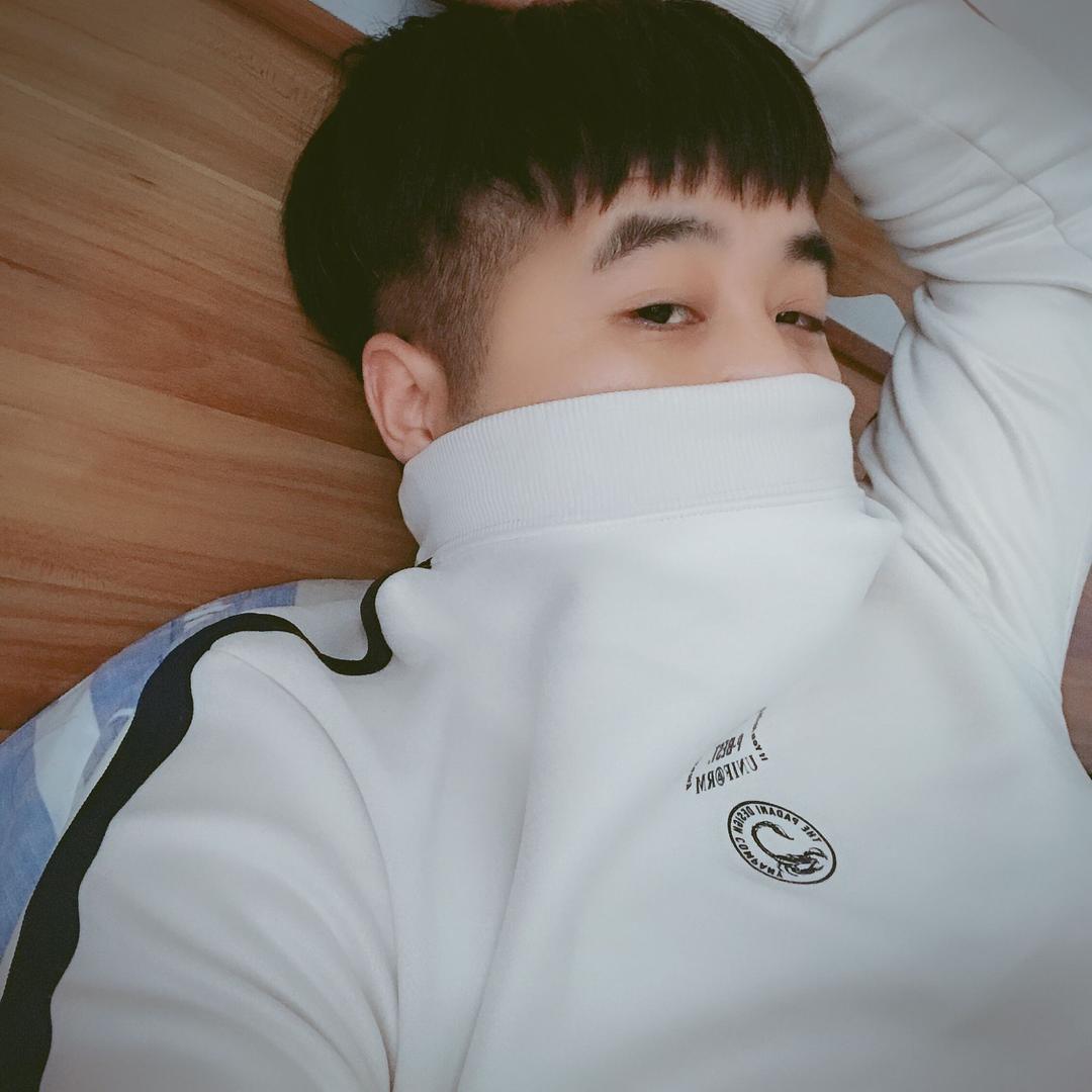 梁大C，