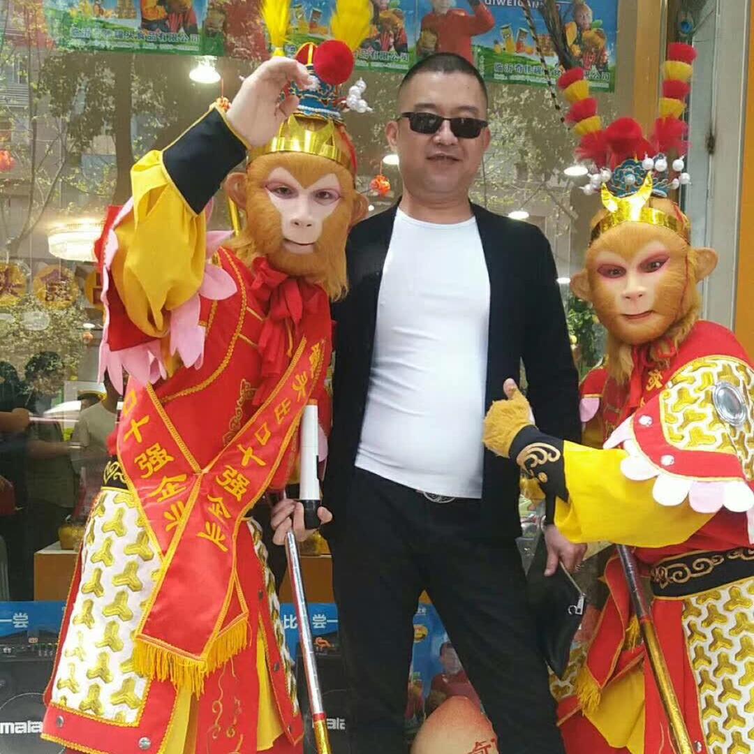 展翅的大鸟