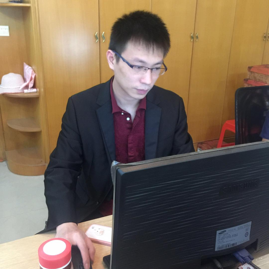 龙啸滨