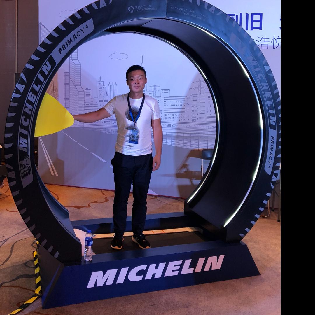 横峰轮胎搬运工-小徐 三头六臂（横峰总店