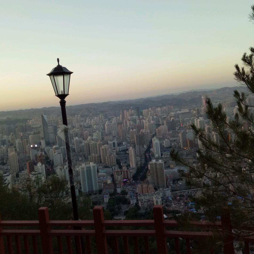 尕眼睛