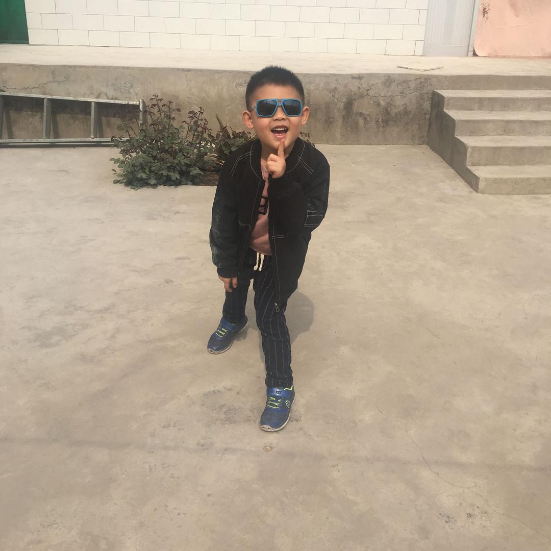 爱笑的辰宝